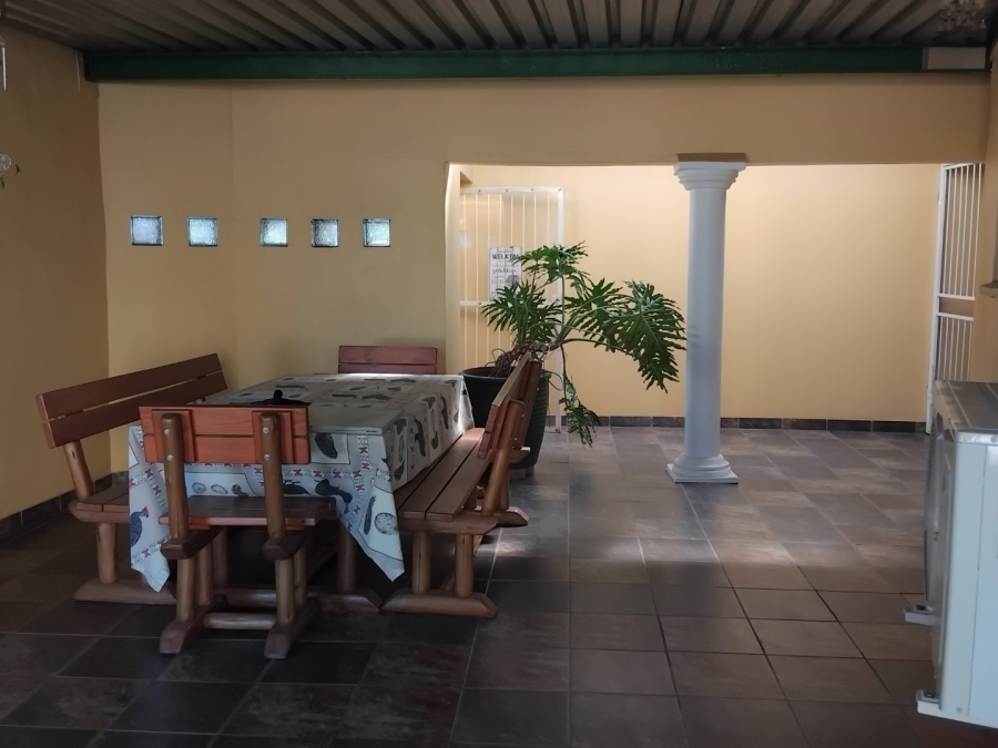 Commercial Property for Sale in Agricultural Holding 400 North West